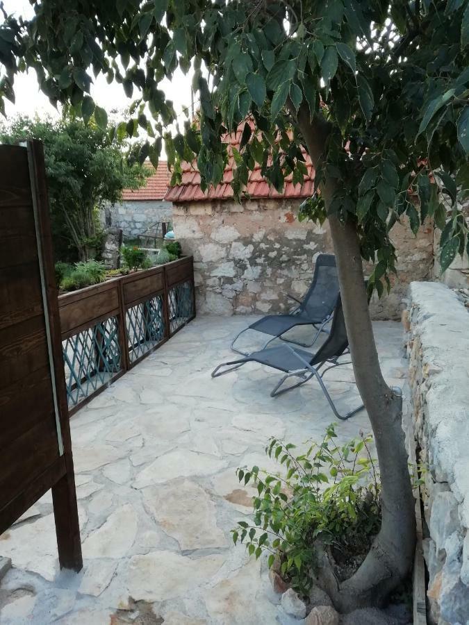 Krka Waterfalls Stonehouse Roko Lozovac Exteriör bild